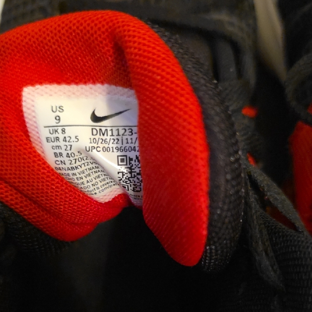 Lebron Witness VII  Black and Red Men's  Basketball Shoes. Mens Size 9. - Picture 3 of 11